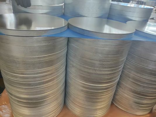 सीसी डीसी कच्चा माल एल्यूमीनियम सर्कल 1050 1060 3003 मिश्र धातु O H18 तापमान कस्टम आकार गहरी ड्राइंग डिस्क