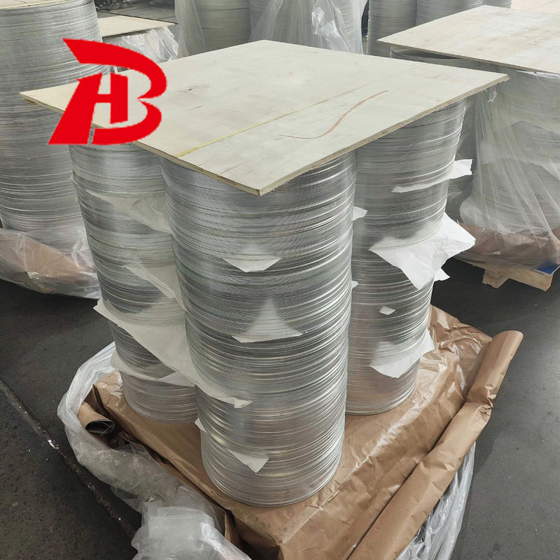 आर्किटेक्चरल सजावट के लिए समान मोटाई के 3105 श्रृंखला एल्यूमीनियम सर्कल और डिस्क 80-1600 मिमी व्यास के साथ